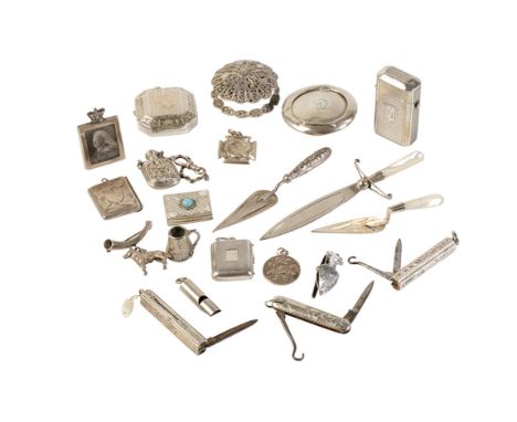 A COLLECTION OF SMALL SILVER AND MIXED VERTU, comprising a engine turned vesta case, two miniature silver compacts, silver st
