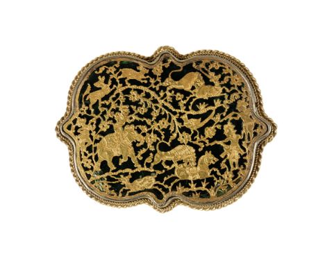 INDIAN UNMARKED YELLOW METAL BROOCH, decorated with a gilt Indian hunting scene, on a green enamel ground. 4.7cms x 3.6cm