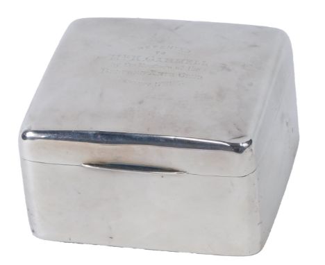 A George V silver mounted and cedar lined cigarette box, the lid engraved 'Presented to Mr K Gammell by The Members of The Be