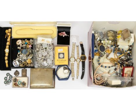 Selection of Sterling Silver Items, Sterling Silver Jewellery and Costume Jewellery.  The Sterling Silver Items include a Ste