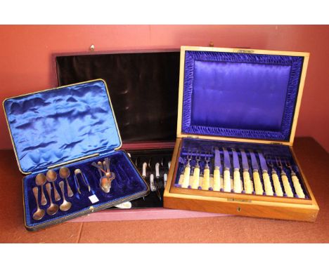 A set of six George III bright cut teaspoons by Samuel Godbehere and Edward Wigan, London 1793, 66.7g, a part set of plated t