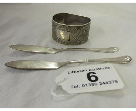 Silver napkin ring &amp; silver butter knives