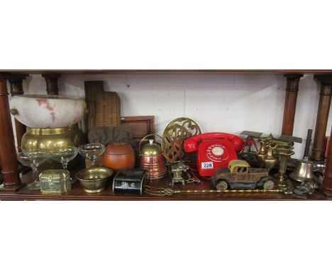 Shelf of collectables to iclude a retro telephone, brass, copper, Babycham glasses etc