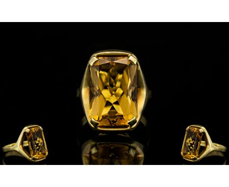 14ct Yellow Gold - Superb and Attractive Single Stone Citrine Set Dress Ring, Marked 585 14ct to Interior of Shank. The Recta