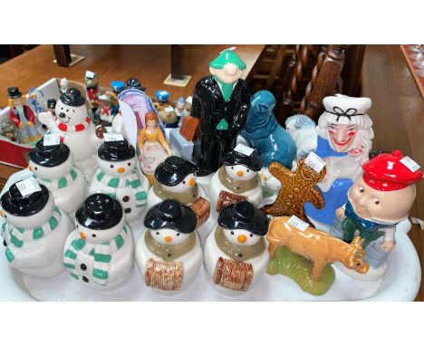 4 Wade Snow Man Salt &amp; Pepper cruets; Wade ceramic figures such as Humpty Dumpty, Judy, Andy Capp 