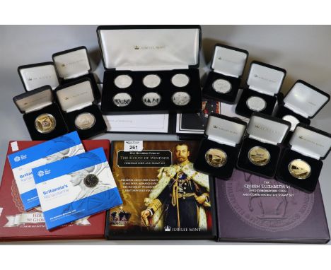 Collection of commemorative coins mainly to include Queen Elizabeth II 1953 Coronation coin and Commonwealth stamp set, Her M