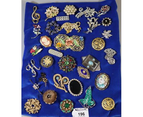 Collection of vintage brooches of various designs including cameo, commemorative, leaf, floral, and animals.(B.P. 21% + VAT) 