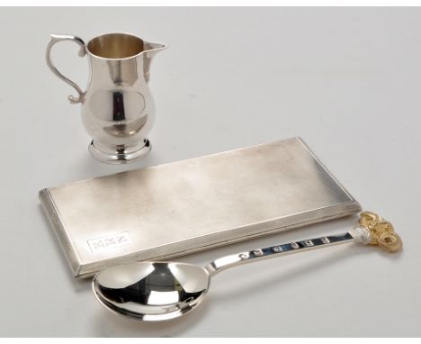 An Elizabeth II commemorative Millennium spoon, designed by Lesley Durbin and by Marlow Brothers, for the Master and Wardens 