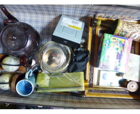 LUGGAGE CASE AND CONTENTS. Vintage luggage case with assorted contents