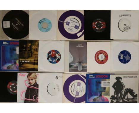 90s/2000s - INDIE/ALT/SOUL/FUNK - 7". Cool collection of 16 x in-demand 45s with a Soul/Funk/Groove feel. Artists/titles incl