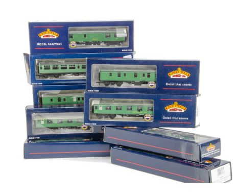 Bachmann 00 Gauge BR SR Mk1 Main Line coaches, including Brake Composite 1st/2nd (2), Restaurant Car (2), Full Brake, Buffet 