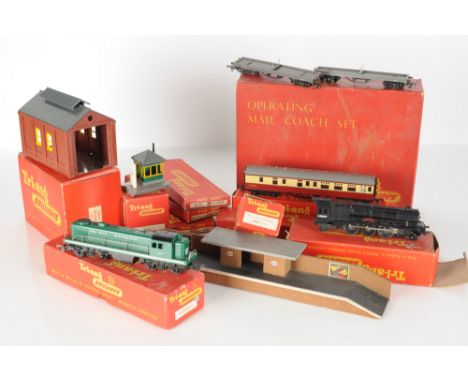 Tri-ang 00 Gauge uncommon Transcontinental Series green Diesel Switcher and other items, R155 green Switcher in original box,