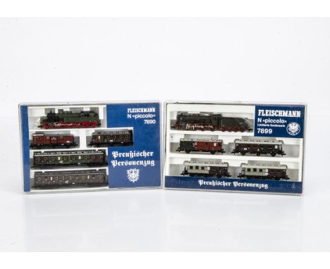 Fleischmann N Gauge Prussian Train Sets, two cased sets 7899 comprising P8 2510 steam locomotive and tender with four coaches