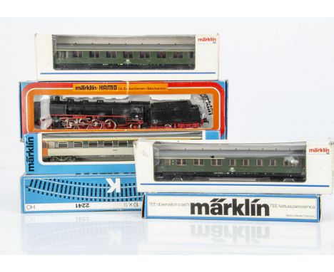 Märklin Hamo H0 Gauge Locomotive and Coaches, Hamo 8385 DB Class 41 2-8-2 41334 Locomotive and Tender, Märklin blue boxes 425