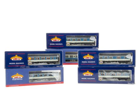 Bachmann 00 Gauge BR blue/grey Pullman Parlour Cars, 39-301 LN08 and LN07 Kitchen Second with lighting (2), 39-281 Kitchen Fi