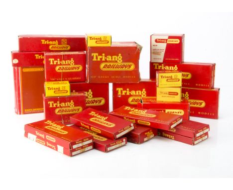 Tri-ang Railways and Tri-ang Hornby 00 Gauge Station and other Buildings Lineside Accessories Series 3 Track and Electrics, i