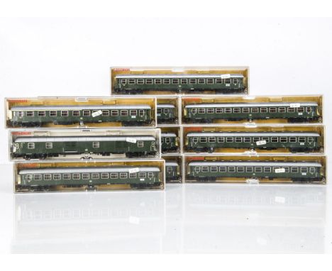 Fleischmann HO Gauge DB Passenger Coaches, all in plastic cases including 5604 K (8), 5603 K and 5608 K all in green livery, 