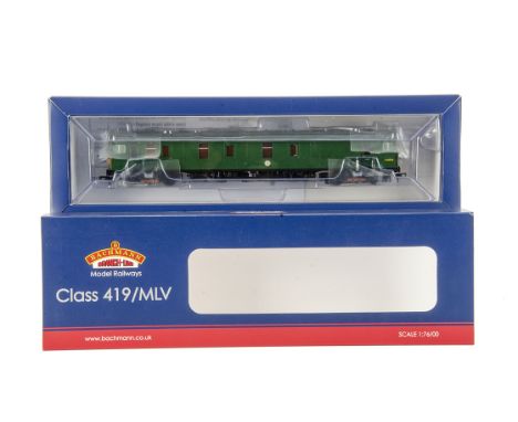 Bachmann 00 Gauge 31-266 Motor Luggage van, in late SR green with yellow warning panels, in original box, E, box VG 
