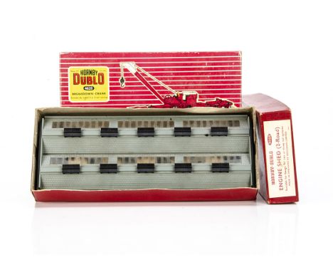 Hornby-Dublo 00 Gauge Engine Shed and Breakdown Crane, 5005 Two-Road Engine Shed, in original plain red box, VG, all windows,