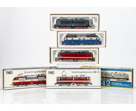 Piko H0 Gauge Electric Twin Pantograph Locomotives, 5/6220 CSD blue/cream E499.2, 5/6213 DR red with cream stripe BR211 242 2