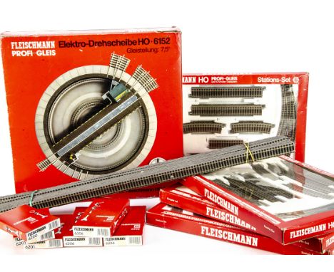 Fleischmann HO Gauge Track Packs Turntable and Other Accessories, four boxed track packs 6190 (2), 6191, 6192, four packs of 