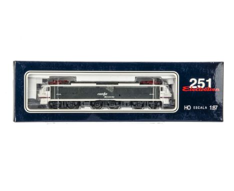 Electrotren H0 Gauge Spanish Renfe Mercancias twin pantograph Electric Locomotive,  grey and white, 251-018-8, in original bo