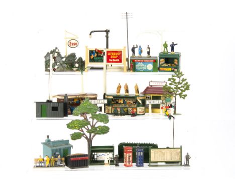 Master Models Trix Liliput Britains Tri-ang 00 Gauge mainly metal Station and Lineside Accessories including Figures, Master 