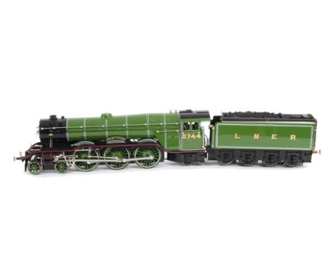 An ACE Trains 0 Gauge 2-rail or 3-rail Electric E/6 Gresley A3 Class 4-6-2 Locomotive and Tender, in lined LNER apple green l
