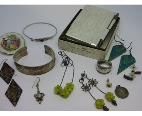 Quantity of silver and other costume jewellery