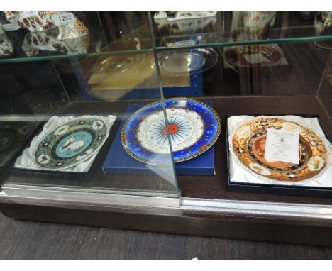 Two Royal Crown Derby limited edition collectors plates, The Unicorn 79/500 & Heraldic Lion 164/500 along with a Royal Worces