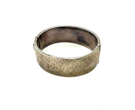 Heavy Sterling silver modernist bangle, Birmingham 1972, approximate weight 58g