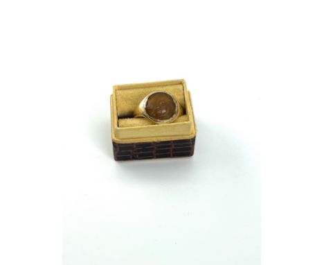 Antique ring set with Roman intaglio in unmarked gold mount, UK ring size M 