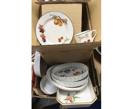 Royal Worcester Evesham pattern oven to table ware, Evesham Vale, cups, saucers, cereal bowls etc (2 boxes)