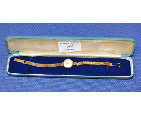 FELCA LADIES 9 CARAT GOLD CASED WRIST WATCH ON 9 CARAT GOLD BRACELET - APPROXIMATE WEIGHT = 18 GRAMS    