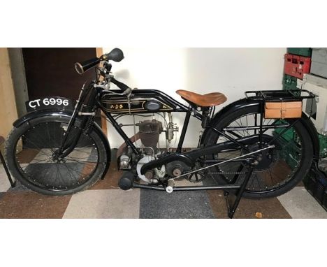 Vintage Motorcycle: 1925 AJS 350cc. Matching Engine & Frame numbers, 39602. Registration no. CT 6996. V5 present.Appears comp