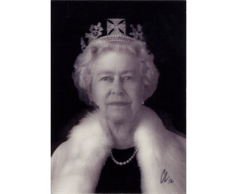 [ELIZABETH II]: (1926- ) Queen of the United Kingdom 1952- . A 3D holograph postcard portrait of Queen Elizabeth II entitled 