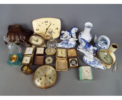 Clock Parts - A mixed lot of vintage clocks and clock parts to include Smiths Sectric, Ingersoll, Oris and similar, also incl