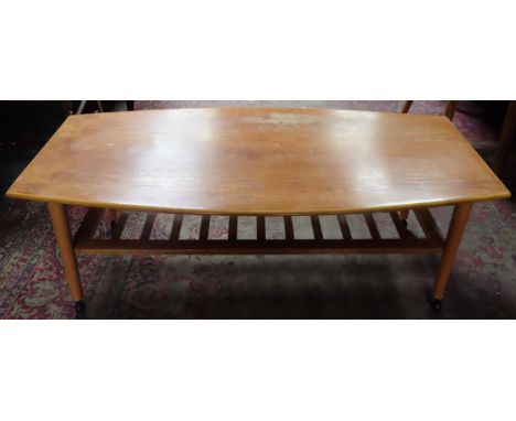 G Plan style 20th century light oak coffee table. App. 43cm H x 120cm W x 56cm D

Scuffs and scratches, minor wear to surface