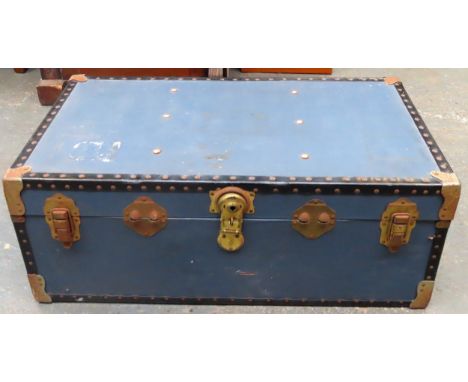 Vintage travel trunk. Approx. 35.5cms H x 90cms W x 51cms D

reasonable used condition 