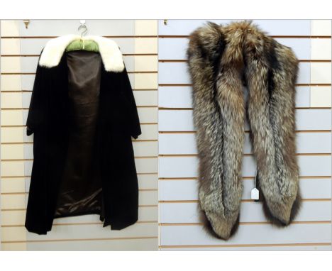 A black velvet evening coat with a white mink collar and a long fox stole (2) 