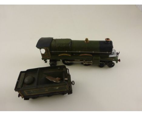 Hornby O gauge Caerphilly Castle clockwork engine & tender with key in GWR green livery        