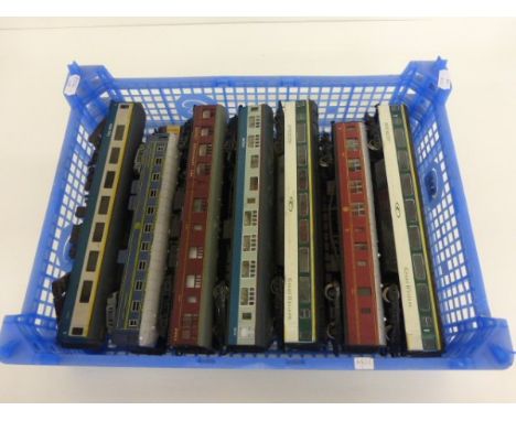 14 Various OO gauge carriages & coaches including Hornby x9, Jouef, Bachmann Buffet Restaurant Car etc