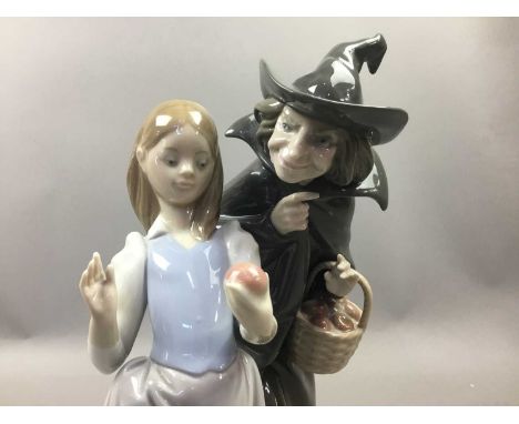LLADRO FIGURE OF 'SNOW WHITE WITH APPLE',No. 5067, 26.7cm highCondition is good, no visible damage to the lot.