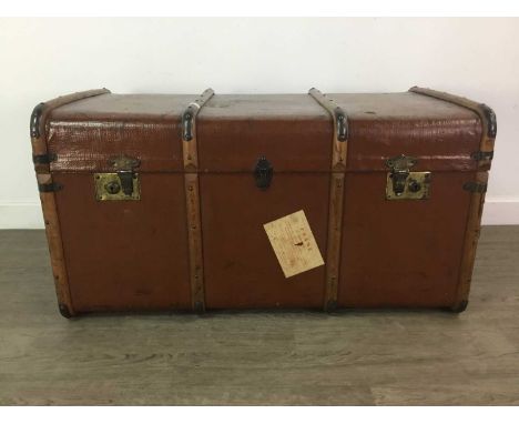EARLY 20TH CENTURY TRAVELLING TRUNK,50cm high, 92cm wide, 54cm deep