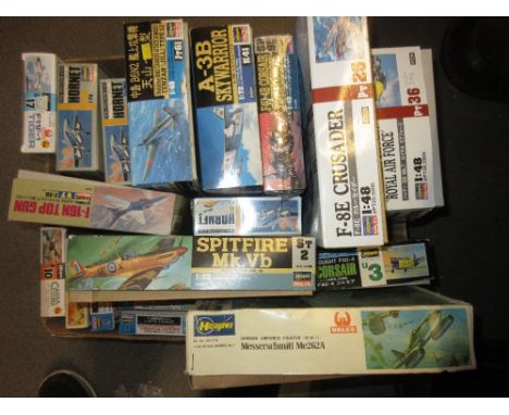 Quantity of various Hasegowa scale models 