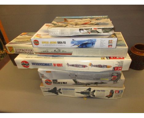 Quantity of large scale models by Tamiya, Airfix, Revell and Nichimo 