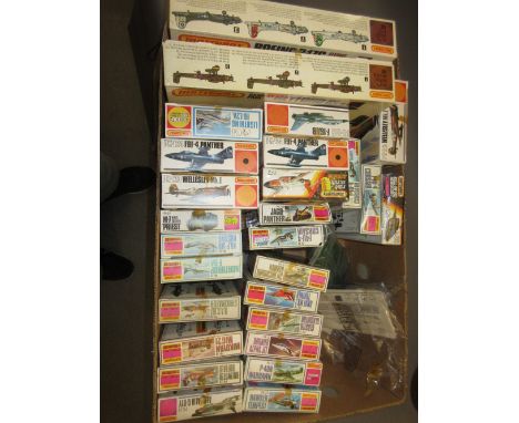 Quantity of various Matchbox scale models 