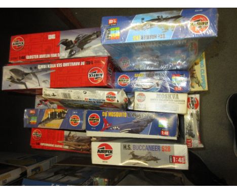 Quantity of various Airfix scale models 