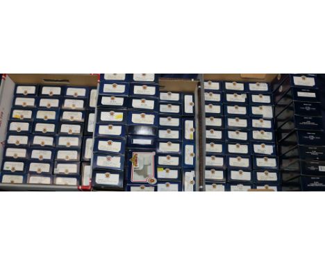 Bachmann Branchline OO gauge model railways, approximately 100 empty boxes for coaches and wagons 