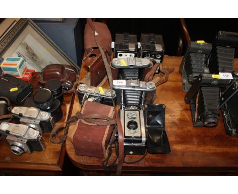 A quantity of cameras to include Kodak, Duaflex, Agfa, Cornet Ambassador, Conway Super Flash etc.